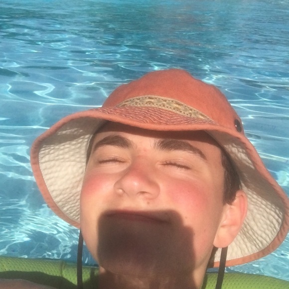 Meet your Posher - Picture 2 of 3